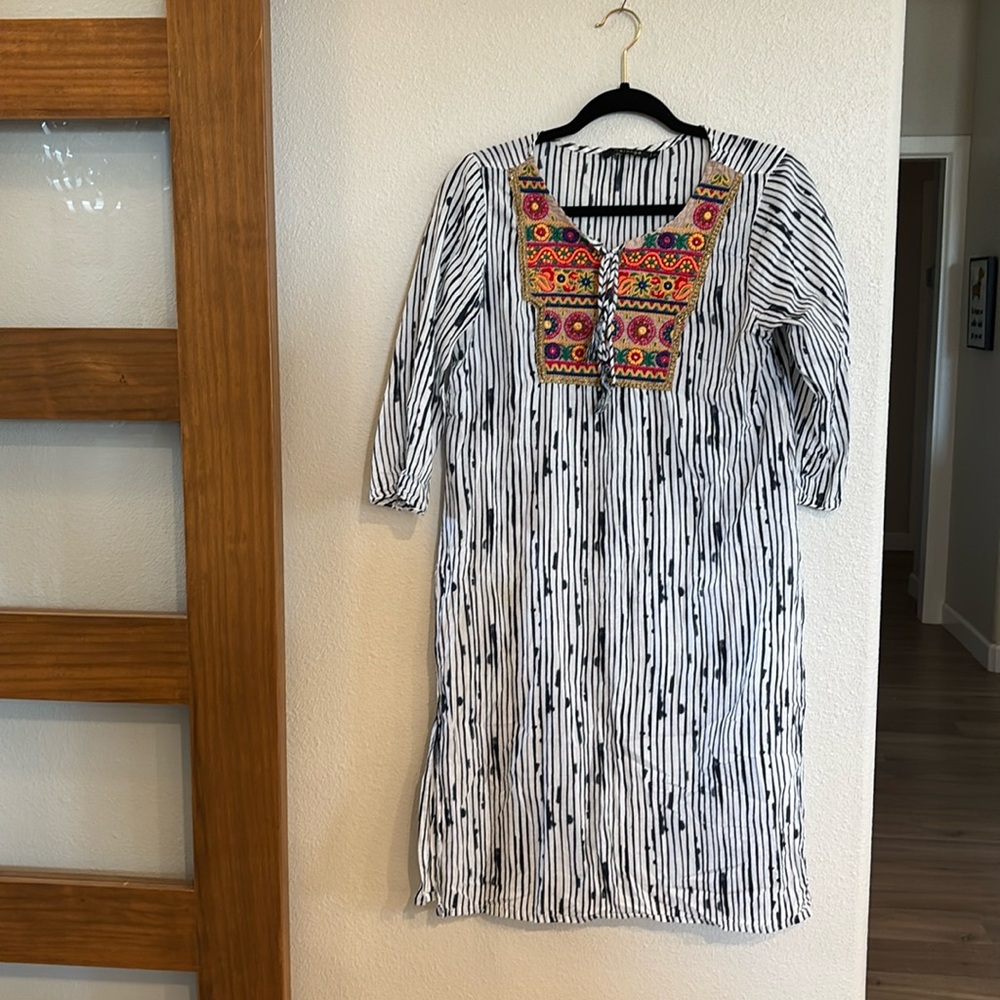 MELANGE EMBROIDERED NECKLINE TUNIC